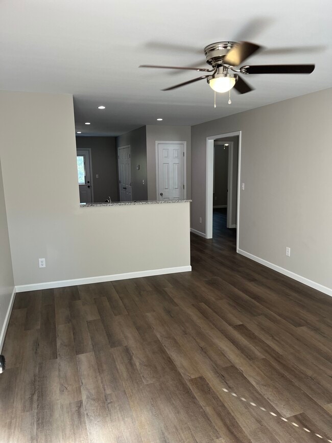 Building Photo - 25 Maples Rd