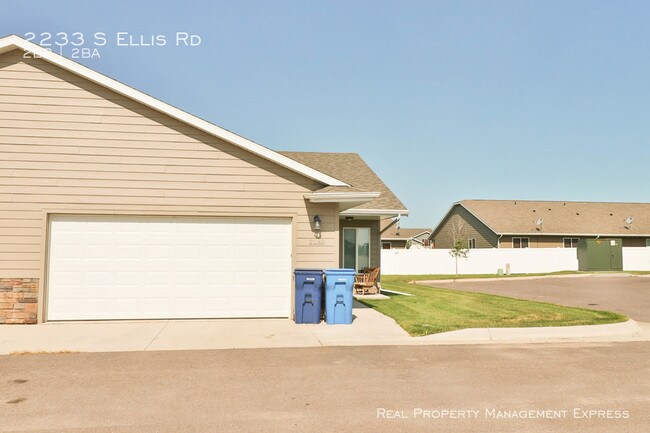 Building Photo - 2233 S Ellis Rd