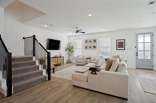 Building Photo - 8875 Stablehand Mews