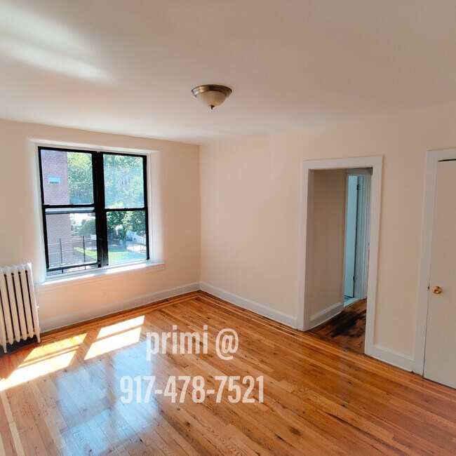 Foto del edificio - 235 Quentin Rd