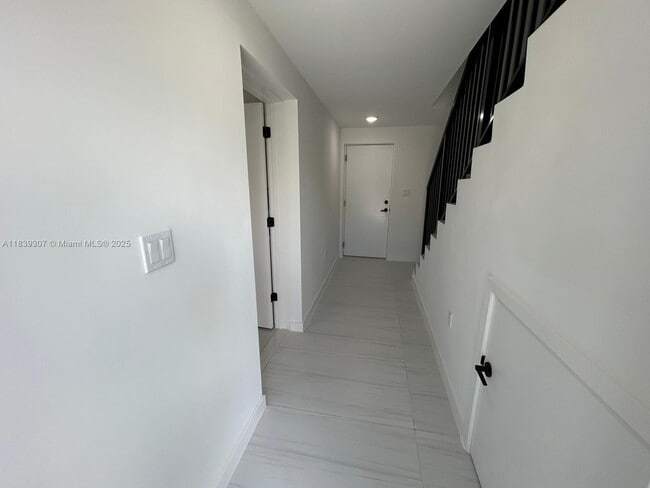 Building Photo - 14560 SW 261 St Ter