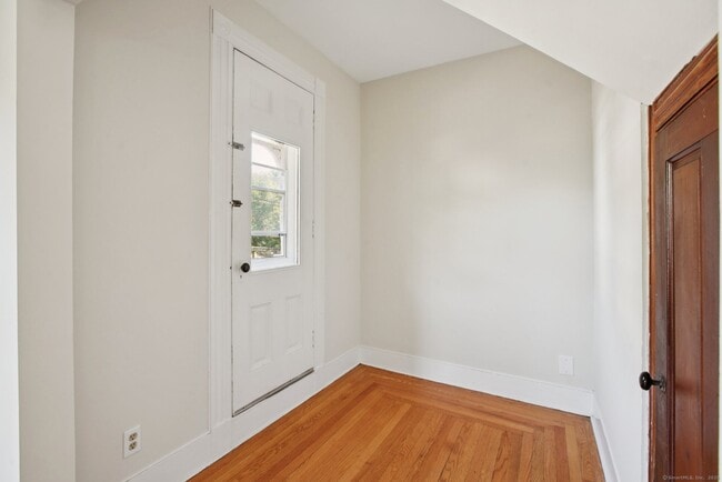 Building Photo - 807 Orange St