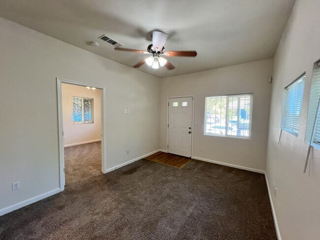 Foto del edificio - Beautiful 3 bedroom, 1 bathroom home locat...