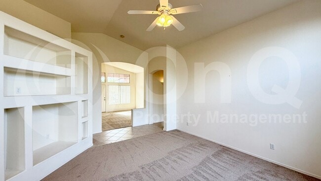 Building Photo - 4626 E Thorn Tree Dr