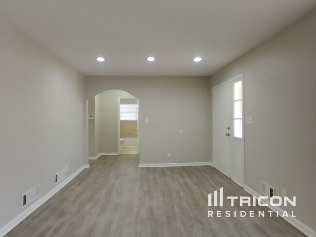 Building Photo - 2878 Blossom Lane East Point GA