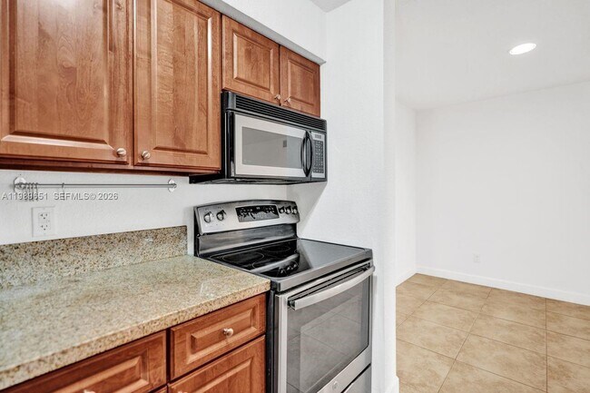 Foto del edificio - 949 Riverside Dr