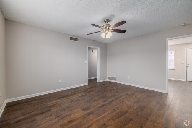 2BR, 1BA - 888SF - Living Room - Crescent Ridge Apartments