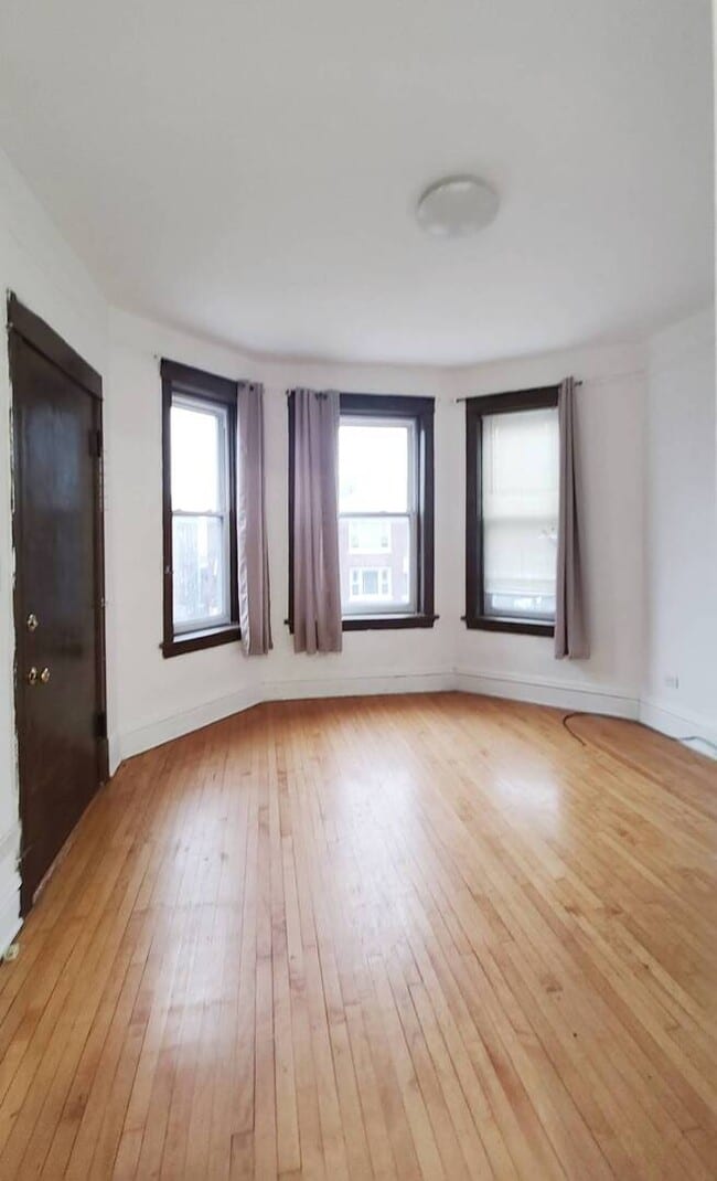 Building Photo - 3137 W 42nd St