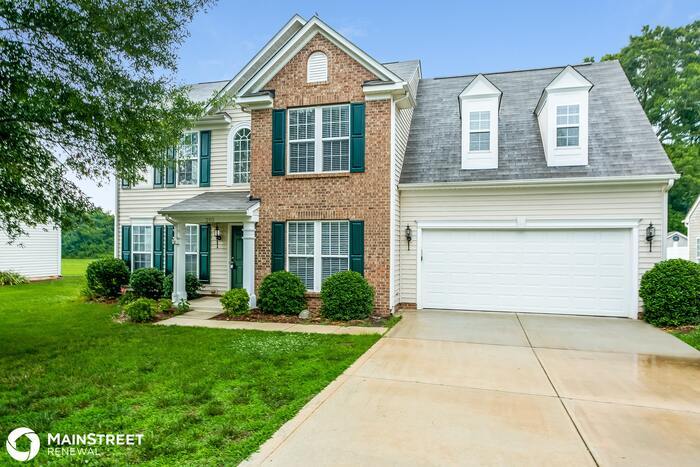 Primary Photo - 205 Dutchmans Meadow Dr, Mount Holly, NC 2...
