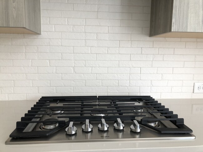 Foto del edificio - 6604 Sterling Dr