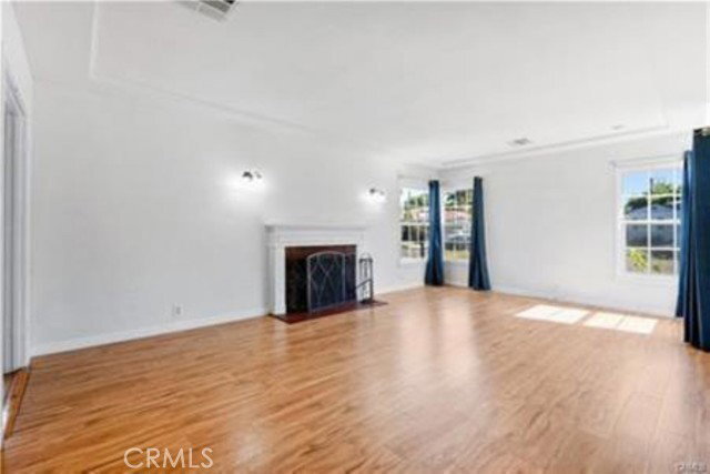 Building Photo - 15235 La Maida St