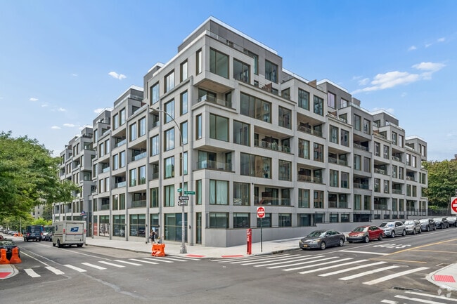 Building Photo - Botanic Heights