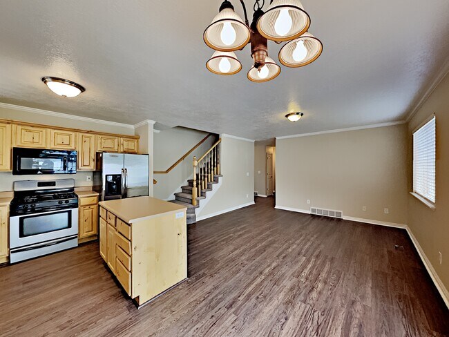 Building Photo - 1415 S 50 W