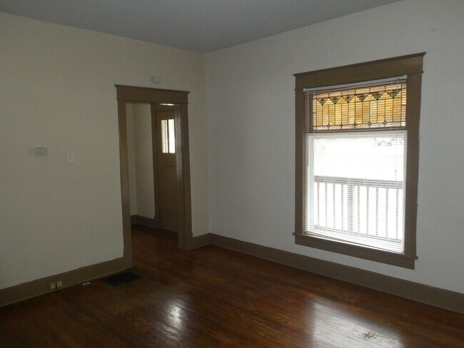 Foto del edificio - 2 Bedroom House Downtown