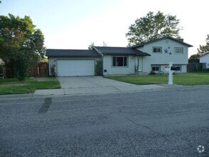 Building Photo - 2975 Georgina Dr