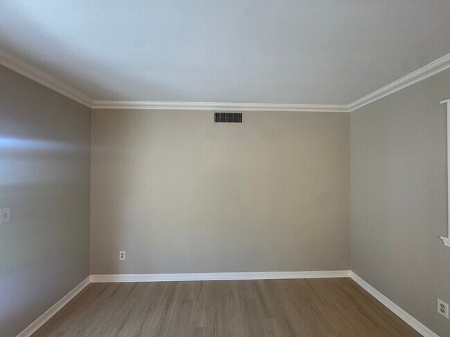 Building Photo - 1025 Foxfire Ln