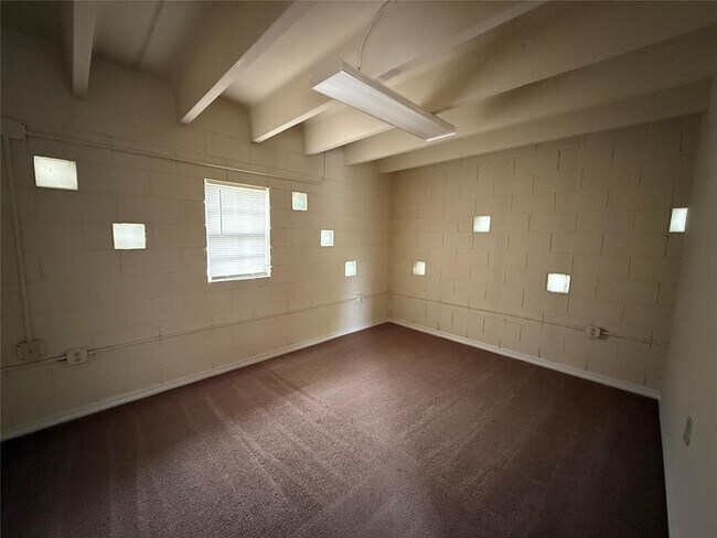 Foto del edificio - 729 E Commerce St