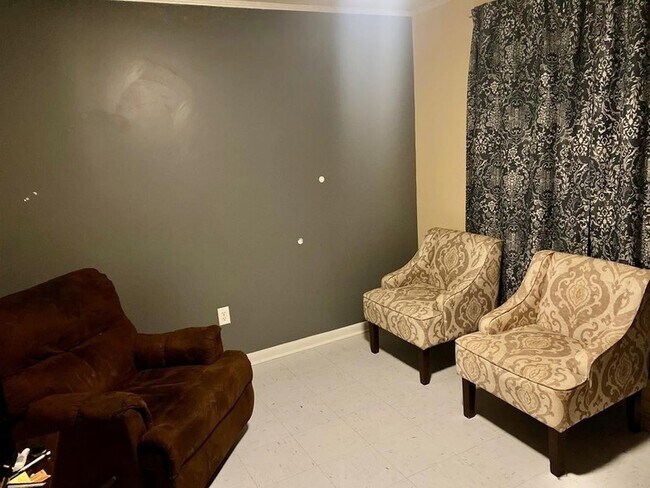 Foto del edificio - 306 Woodlawn Dr