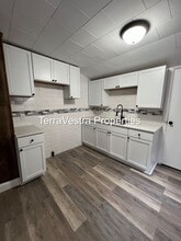 Building Photo - 14 7th St