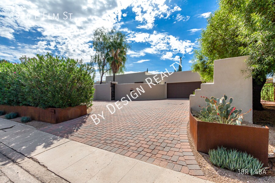 Primary Photo - Luxury Vintage 3 Bed 4 Bath in Blenman Elm