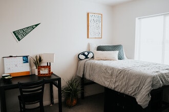 Building Photo - Summerwood Building Photo - Summerwood