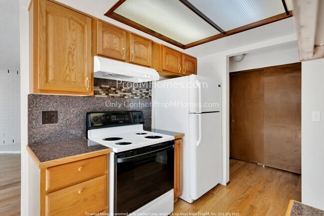 Foto del edificio - Charming Two Bedroom Townhouse in Gresham ...