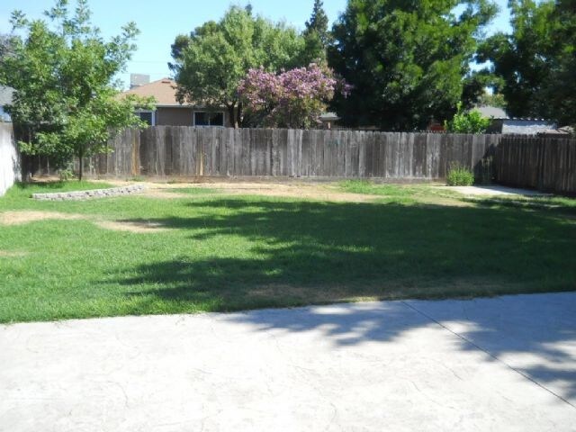 Building Photo - House For Rent in Oakdale