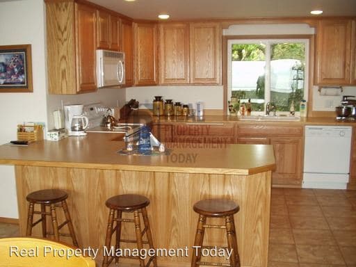 Building Photo - 7308 Soundview Dr