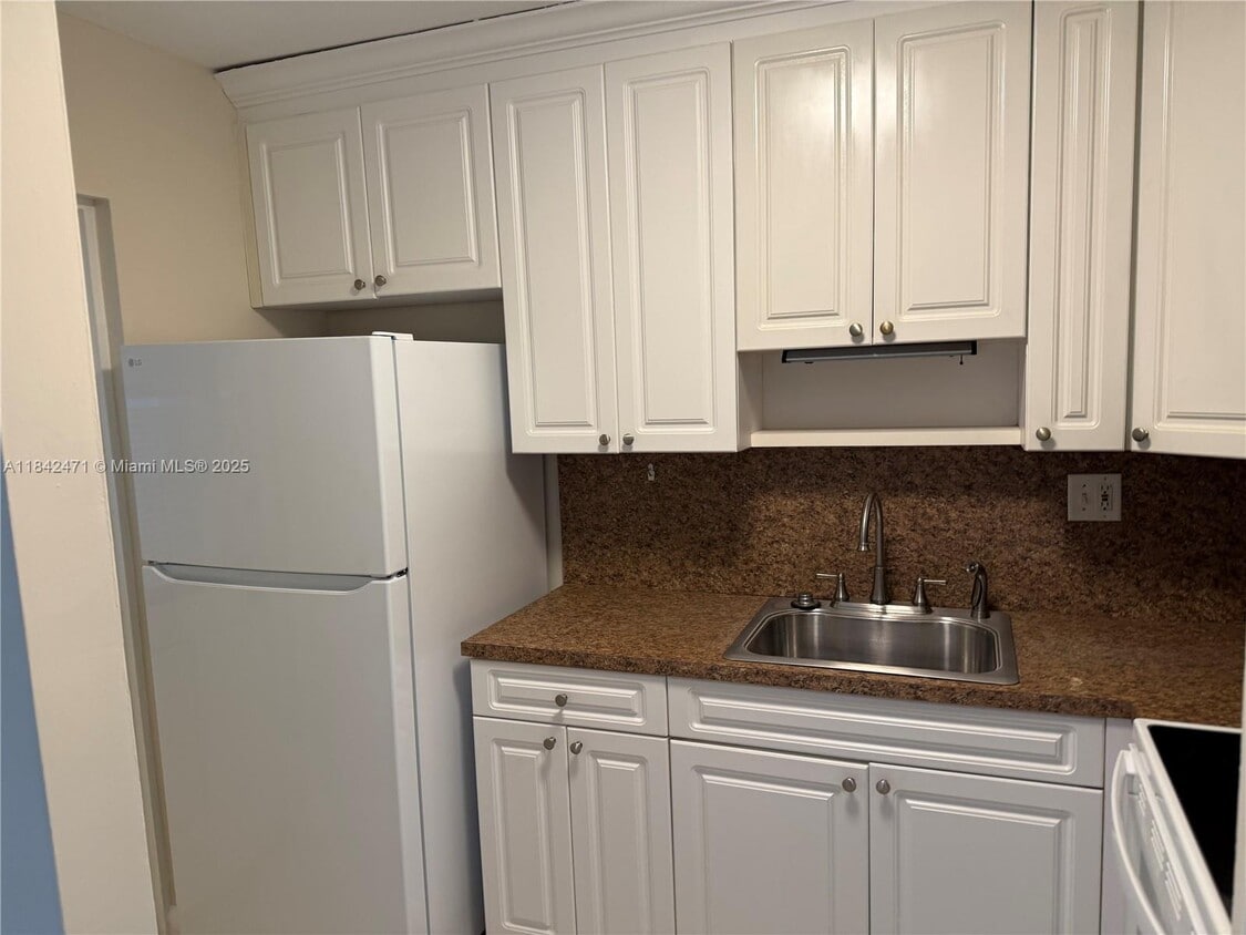 Photo - 2420 SE 17th St (Fort Lauderdale, FL)