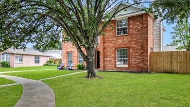 Building Photo - 600 Ashcrest Ct