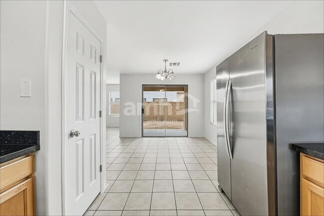 Foto del edificio - 6133 S Wilson Dr