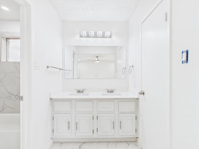 Building Photo - 506 Coppersmith Dr