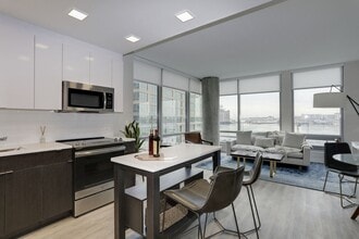 Building Photo - 1405 Point