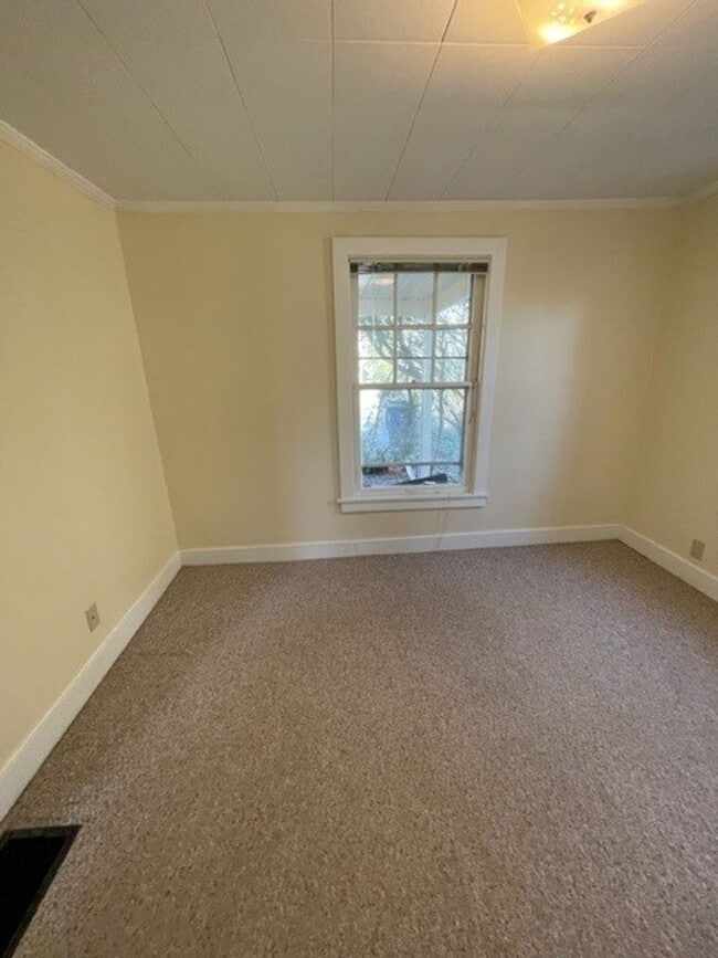 Photo - 2 bedroom 1 Bathroom Home Available July 7...