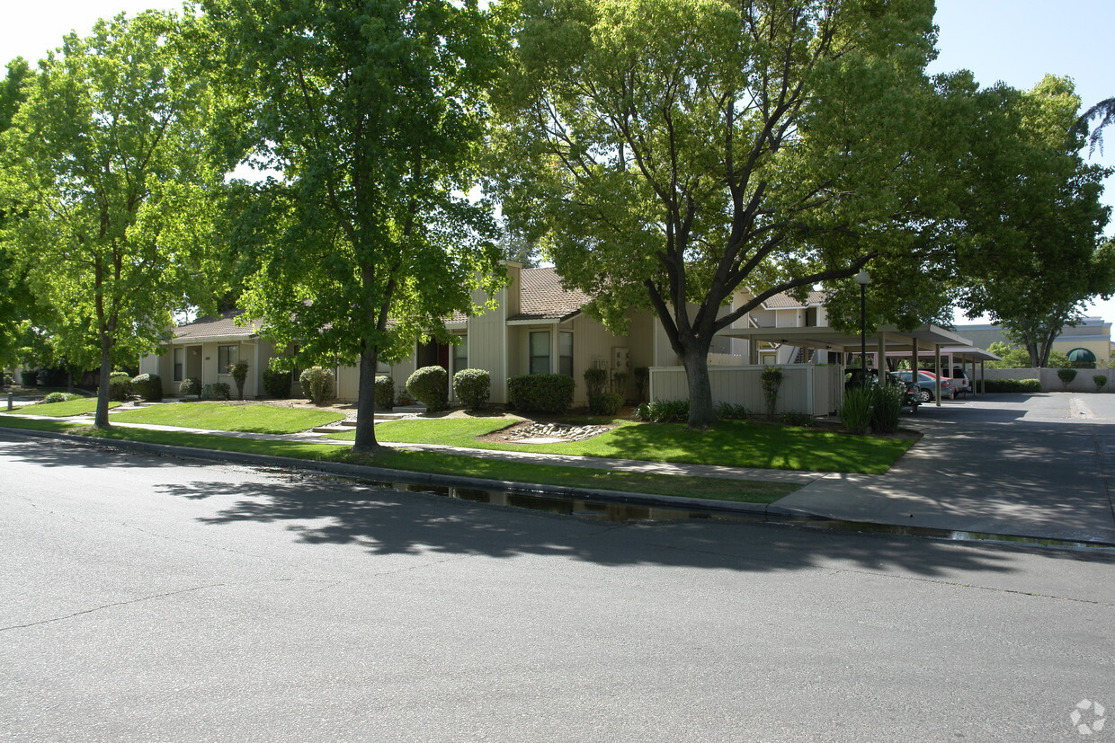 Building Photo - 1620 Conestoga Ave