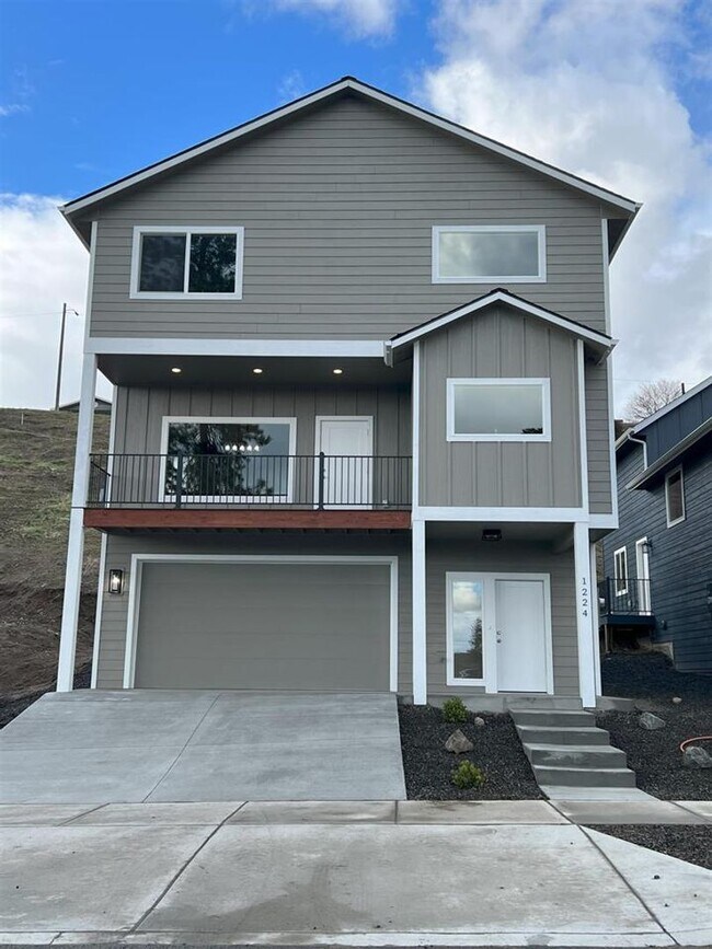 Foto del edificio - Brand New 2 Bed, 2 Bath Townhouse w/ a View!