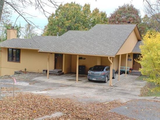 Primary Photo - 931-933 N Oak Dr