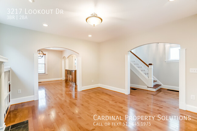 Foto del edificio - Bright & Charming 3-Bedroom 1.5 Bathrooms ...