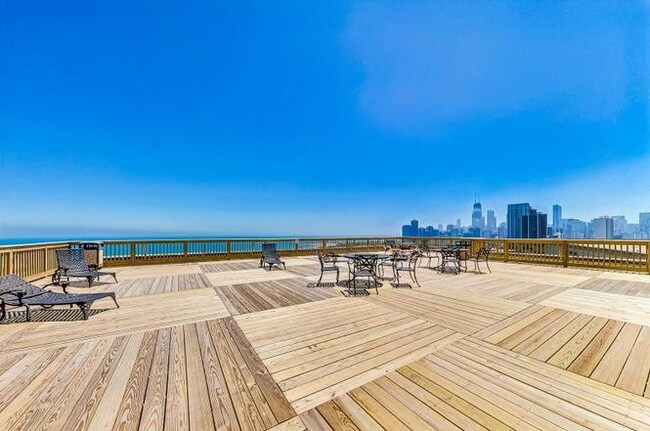 Terraza para tomar el sol - 2000 N Lincoln Park W