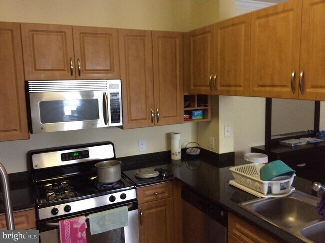 Building Photo - 12100 Garden Grove Cir