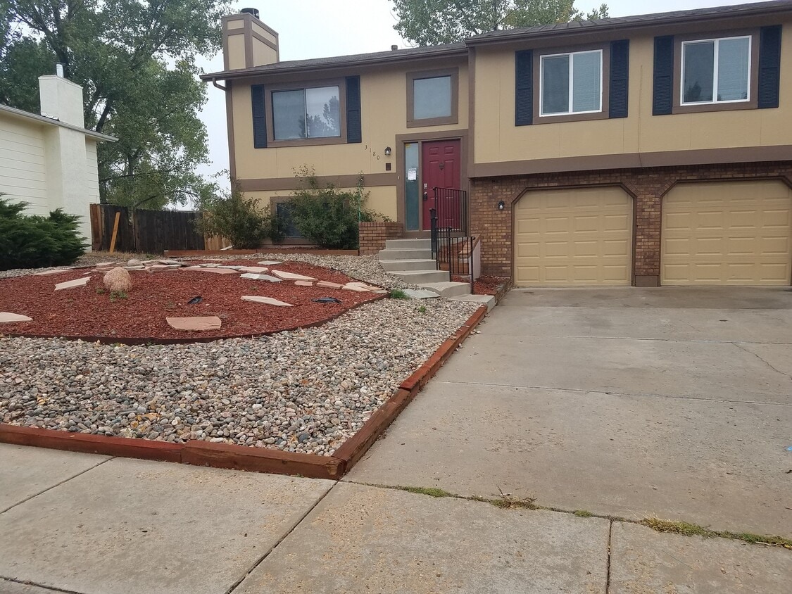Primary Photo - $1950 2 Bed/2 Bath + Bonus Room On Spacious Corner Lot off Briargate