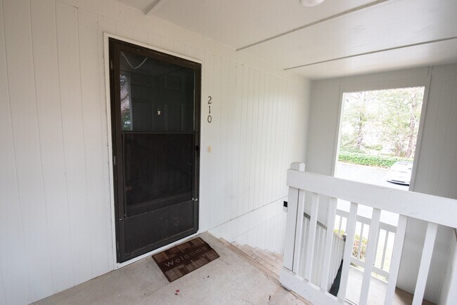 Building Photo - 1251 Henckley Ave