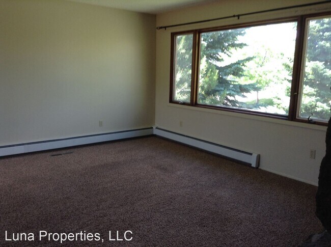 Building Photo - 3 br, 2.5 bath House - 1422 Ash Dr