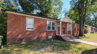 Building Photo - 3 Woodlawn Ct