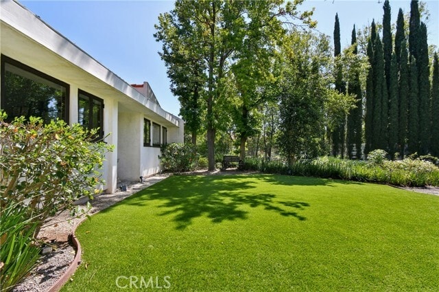 Foto del edificio - 191 Dapplegray Rd