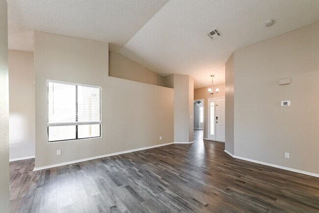 Building Photo - 831 Anchor Dr
