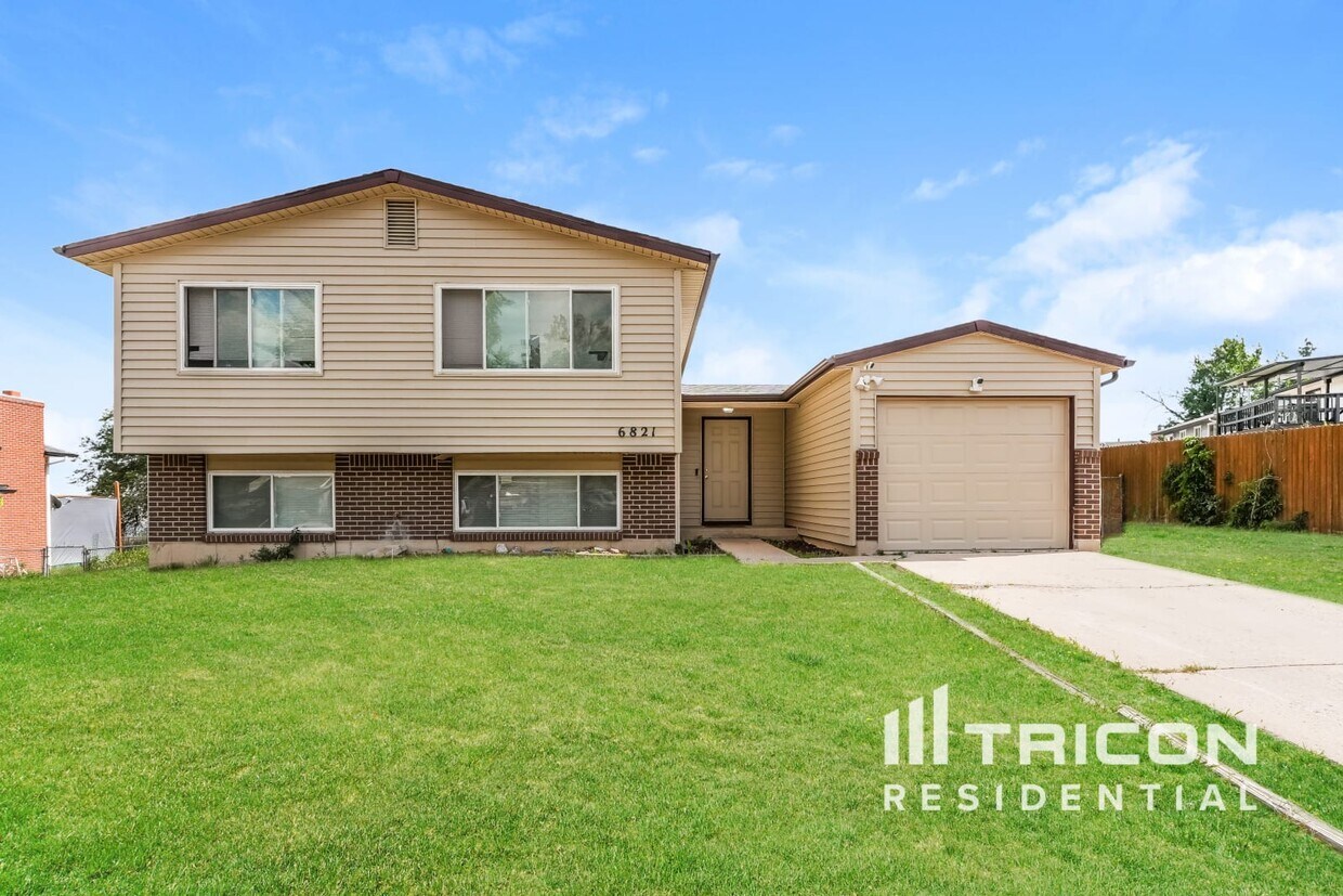 Foto principal - 6821 Mescalero Dr