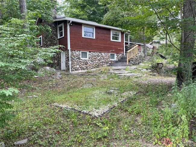 Building Photo - 7 Blueberry Hill