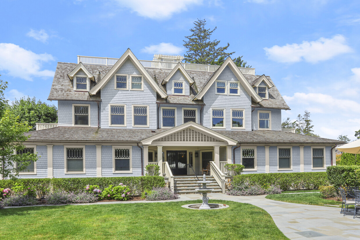Primary Photo - 165 Shore Rd