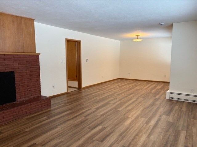 Building Photo - Large house west of Reserve Street